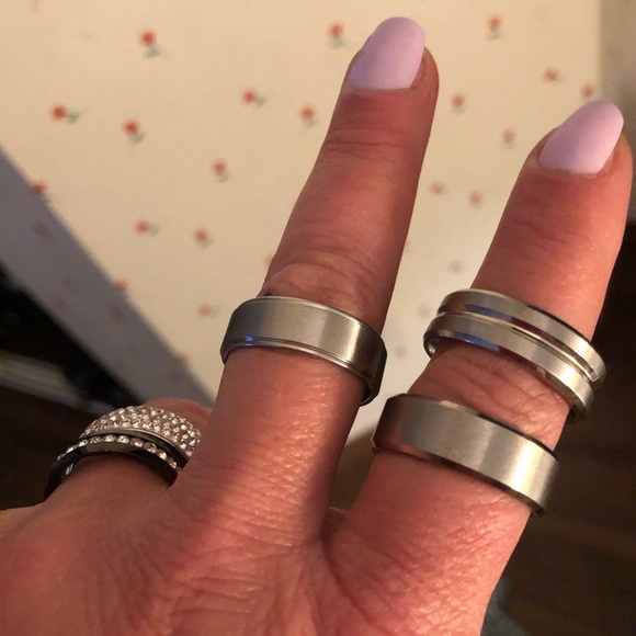 Unisex Silver Tone Stainless Steel Ring - Picture 9 of 11